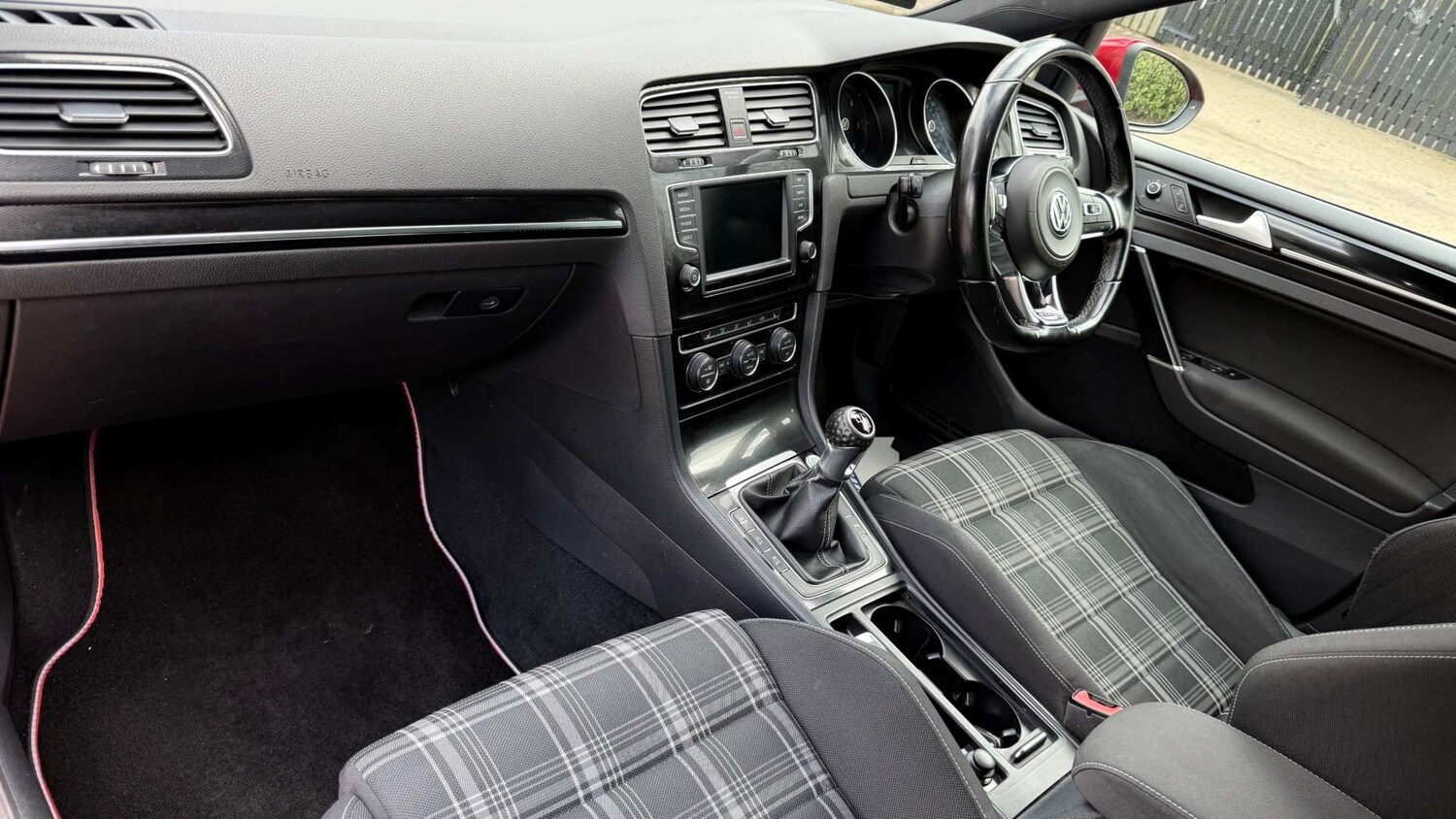 Used Volkswagen Golf 2015 for sale - 78083504: Photo 6