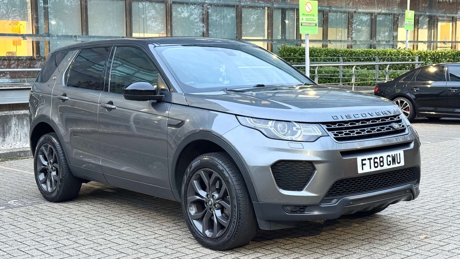 Used Land Rover Discovery Sport 2019 for sale - 76477428: Photo 1