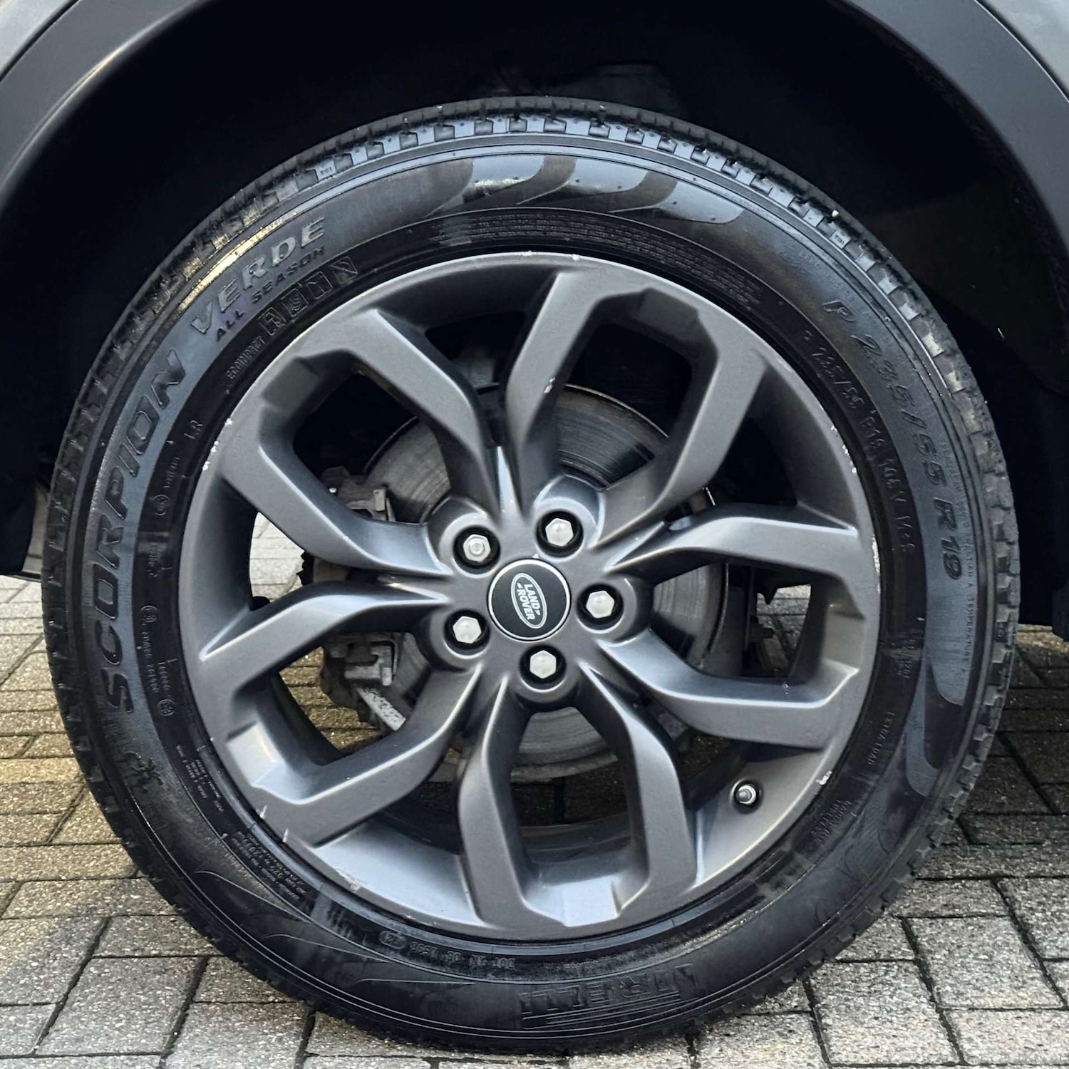 Used Land Rover Discovery Sport 2019 for sale - 76477428: Photo 14