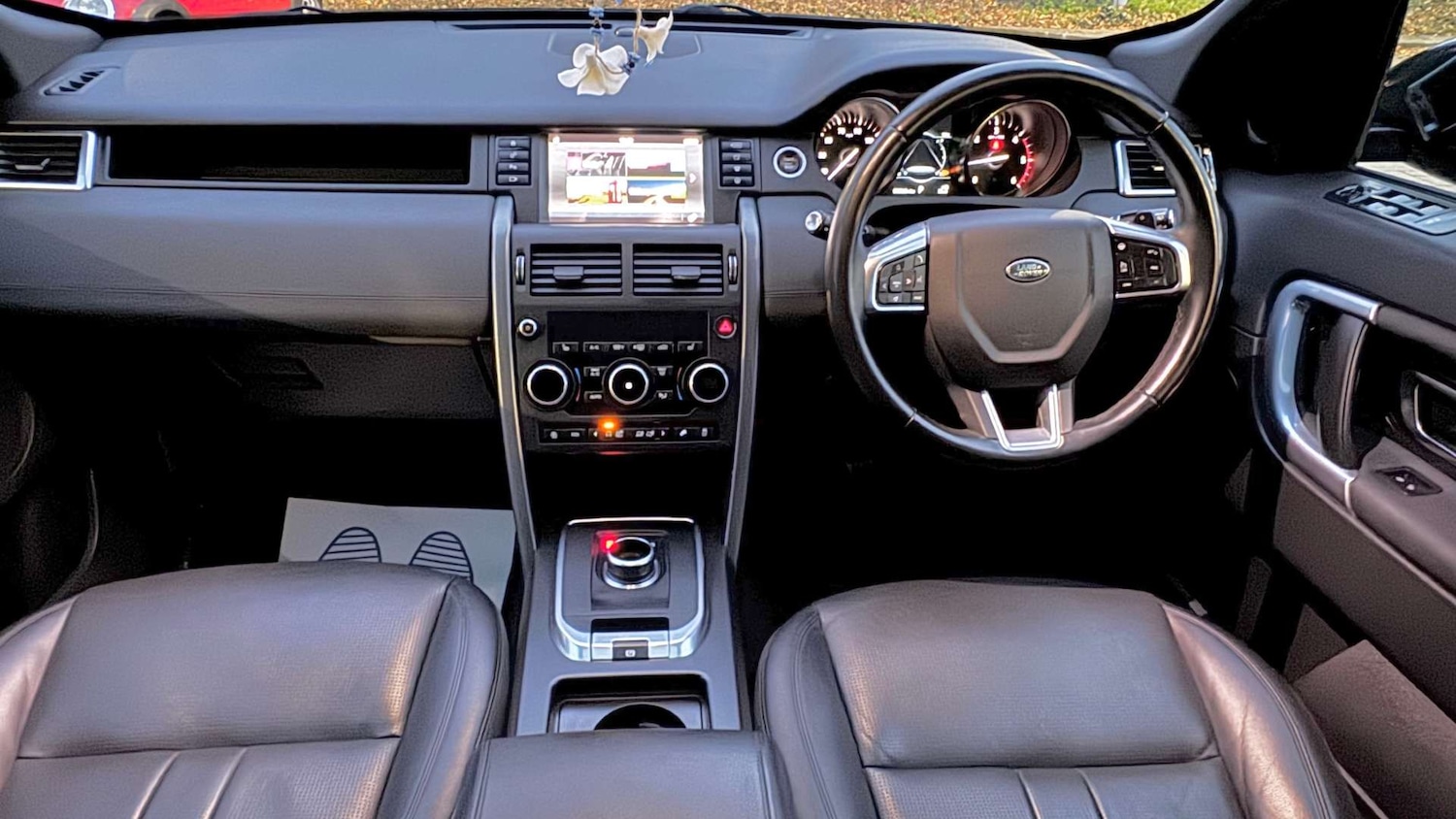 Used Land Rover Discovery Sport 2019 for sale - 76477428: Photo 2