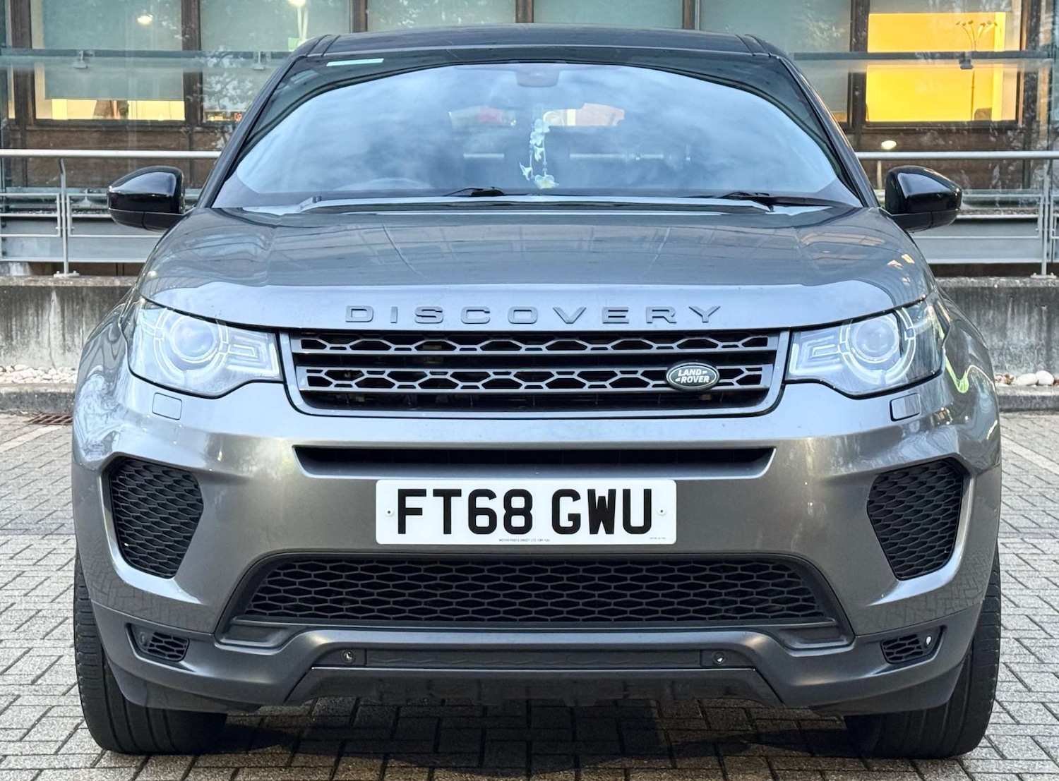 Used Land Rover Discovery Sport 2019 for sale - 76477428: Photo 3