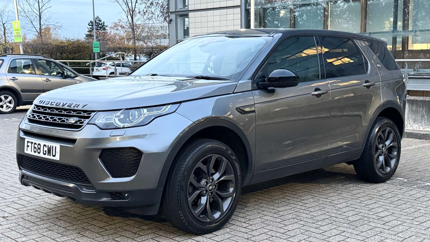 Used Land Rover Discovery Sport 2019 for sale - 76477428: Photo 4