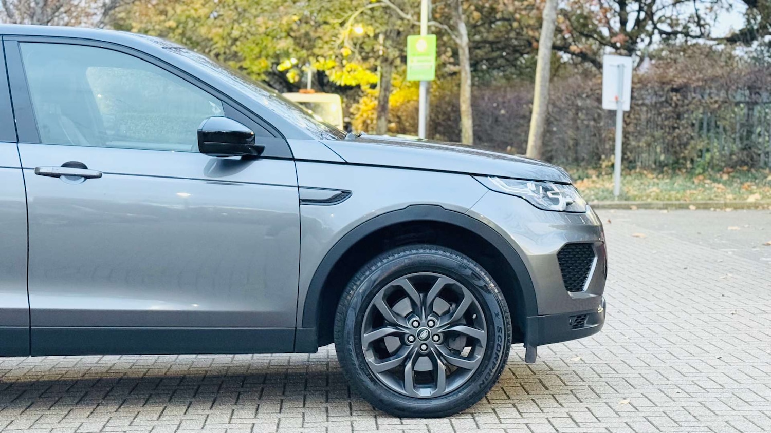 Used Land Rover Discovery Sport 2019 for sale - 76477428: Photo 8