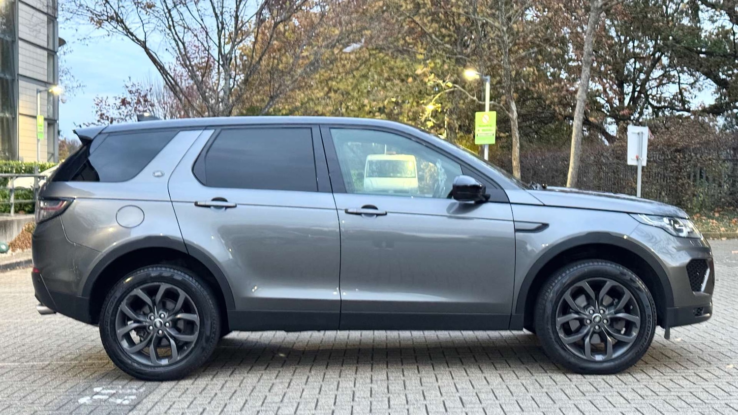 Used Land Rover Discovery Sport 2019 for sale - 76477428: Photo 9