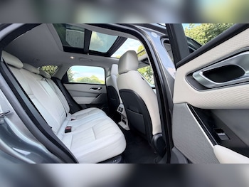 Used Land Rover Range Rover Velar 2019 for sale - 79077781: Photo