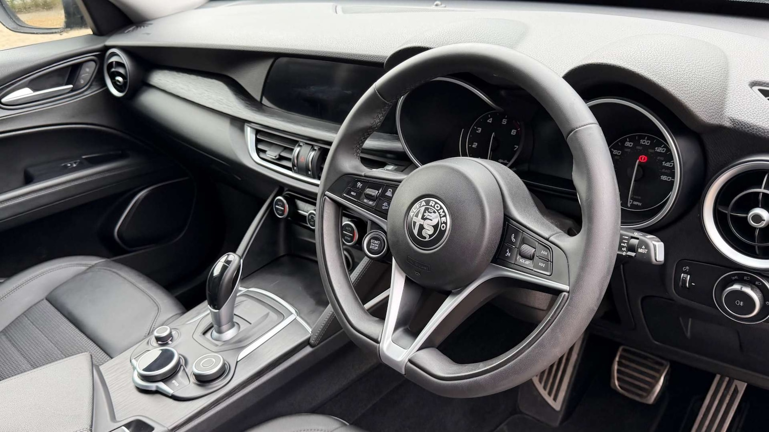 Used Alfa Romeo Stelvio 2020 for sale - 77545002: Photo 2