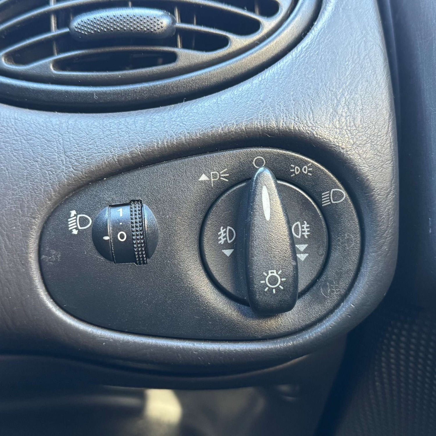 Used Ford Focus 2004 for sale - 76601781: Photo 16