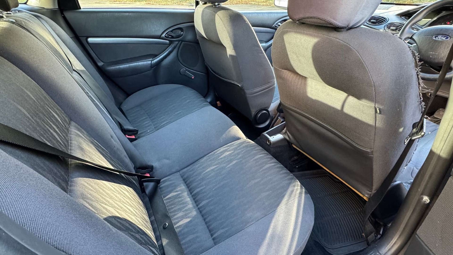 Used Ford Focus 2004 for sale - 76601781: Photo 8