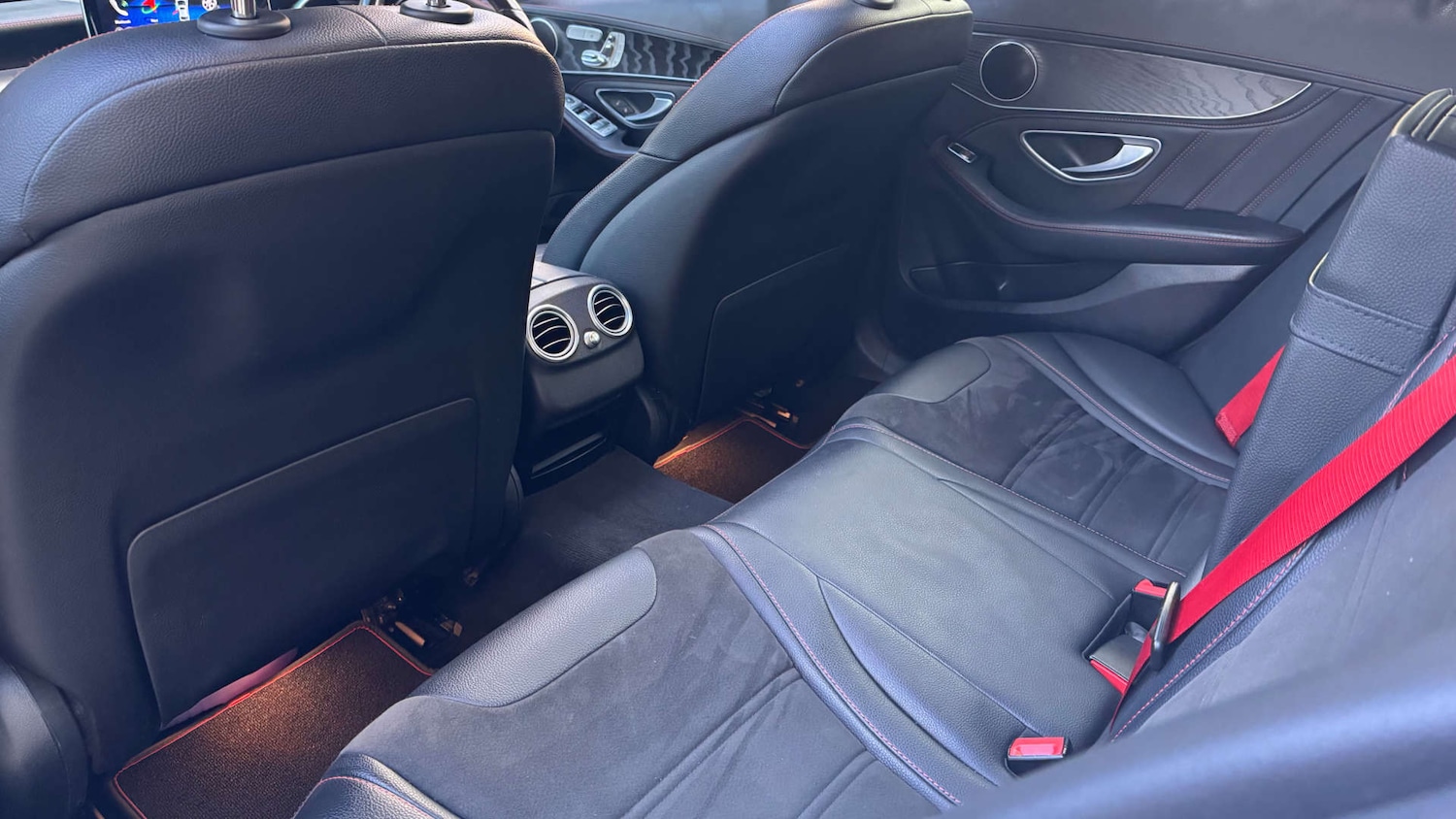 Used Mercedes-Benz C Class 2019 for sale - 76601956: Photo 23