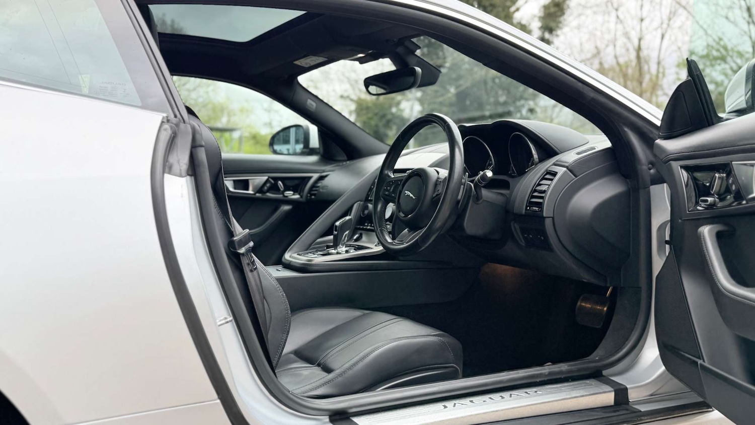 Used Jaguar F-Type 2015 for sale - 78125397: Photo 17