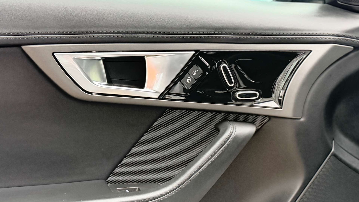 Used Jaguar F-Type 2015 for sale - 78125397: Photo 20