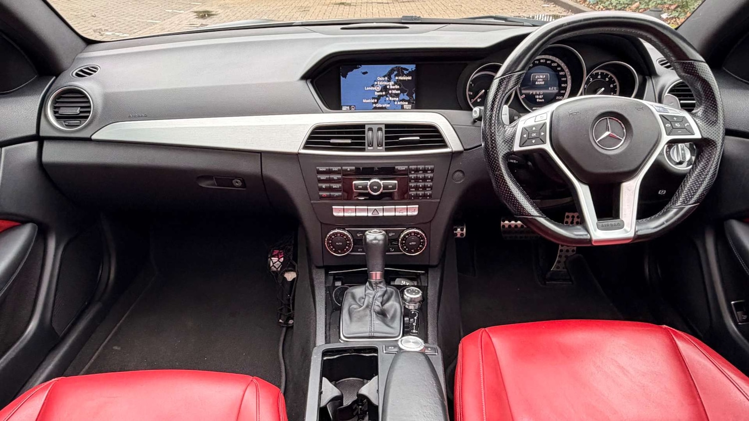 Used Mercedes-Benz C Class 2013 for sale - 77563352: Photo 2