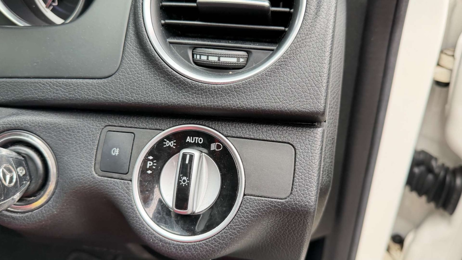 Used Mercedes-Benz C Class 2013 for sale - 77563352: Photo 21