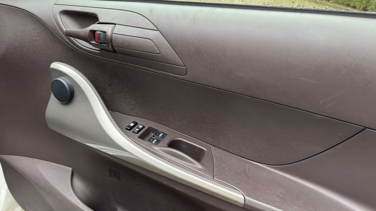 Used Toyota IQ 2010 for sale - 77398496: Photo 11