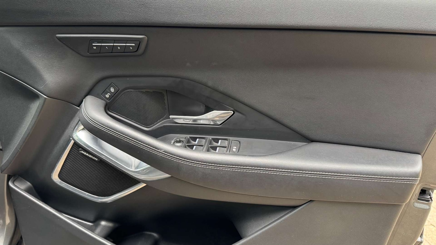 Used Jaguar E-Pace 2018 for sale - 77145377: Photo 32