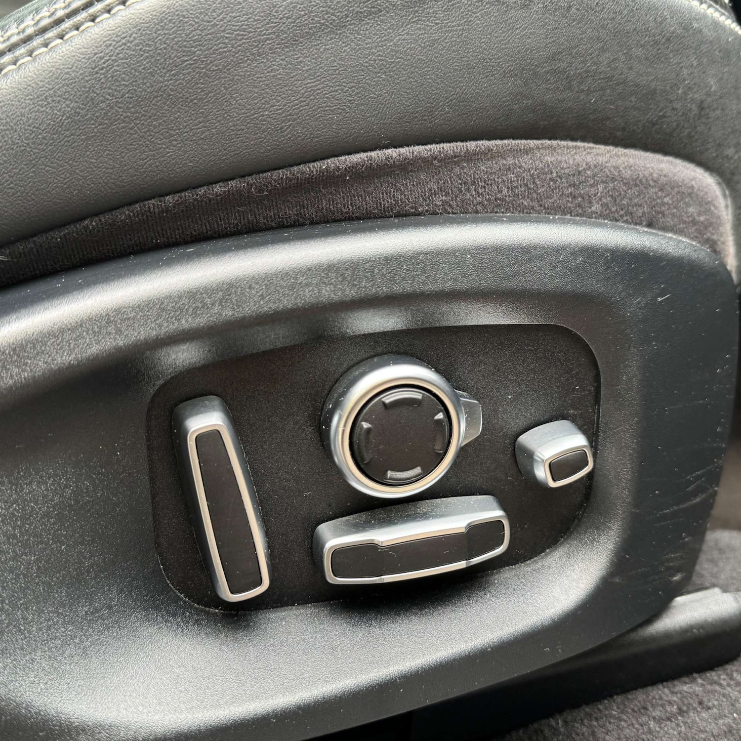 Used Jaguar E-Pace 2018 for sale - 77145377: Photo 56