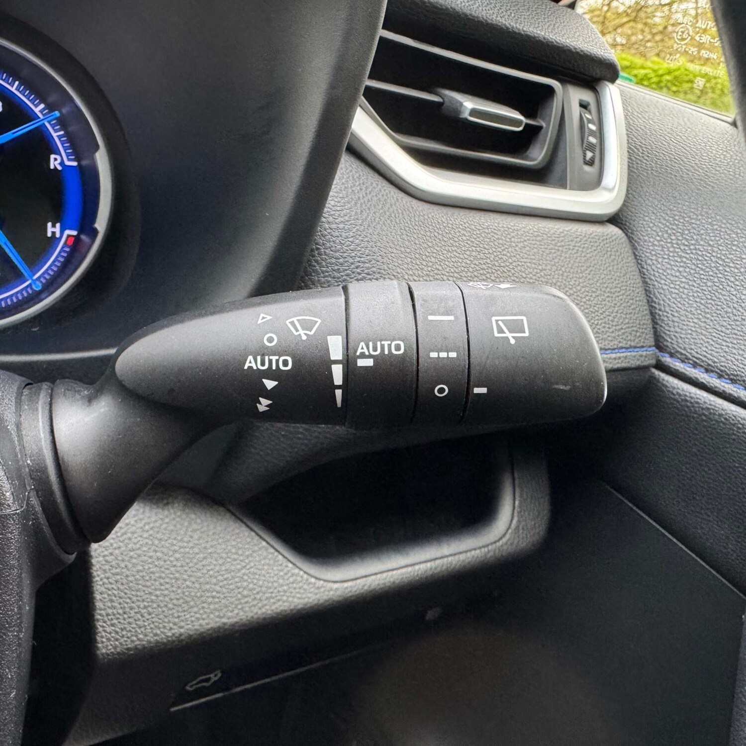 Used Toyota RAV4 2019 for sale - 78125383: Photo 27