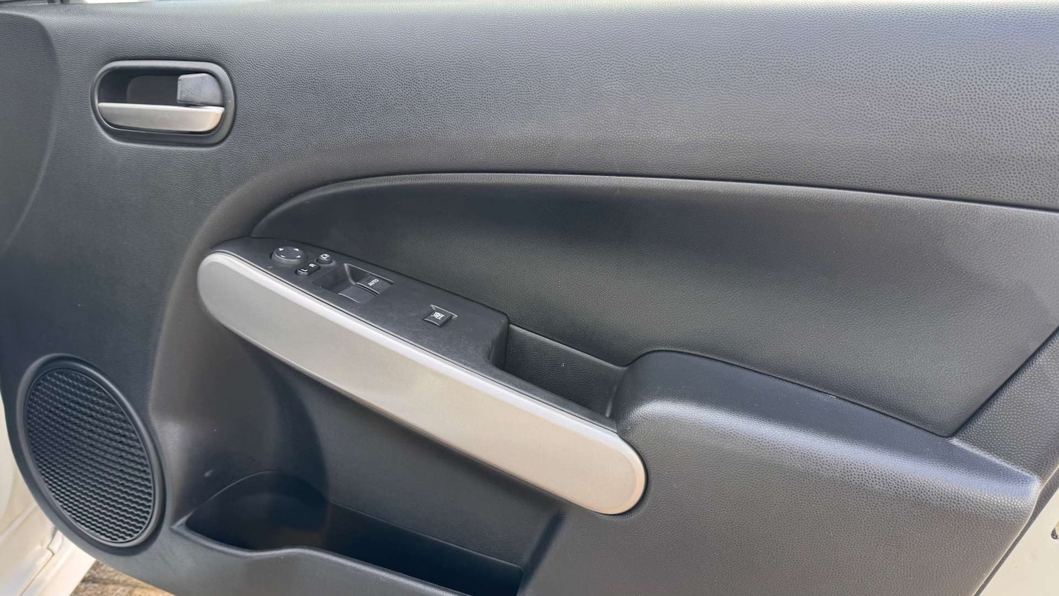 Used Mazda Mazda2 2011 for sale - 77735002: Photo 11