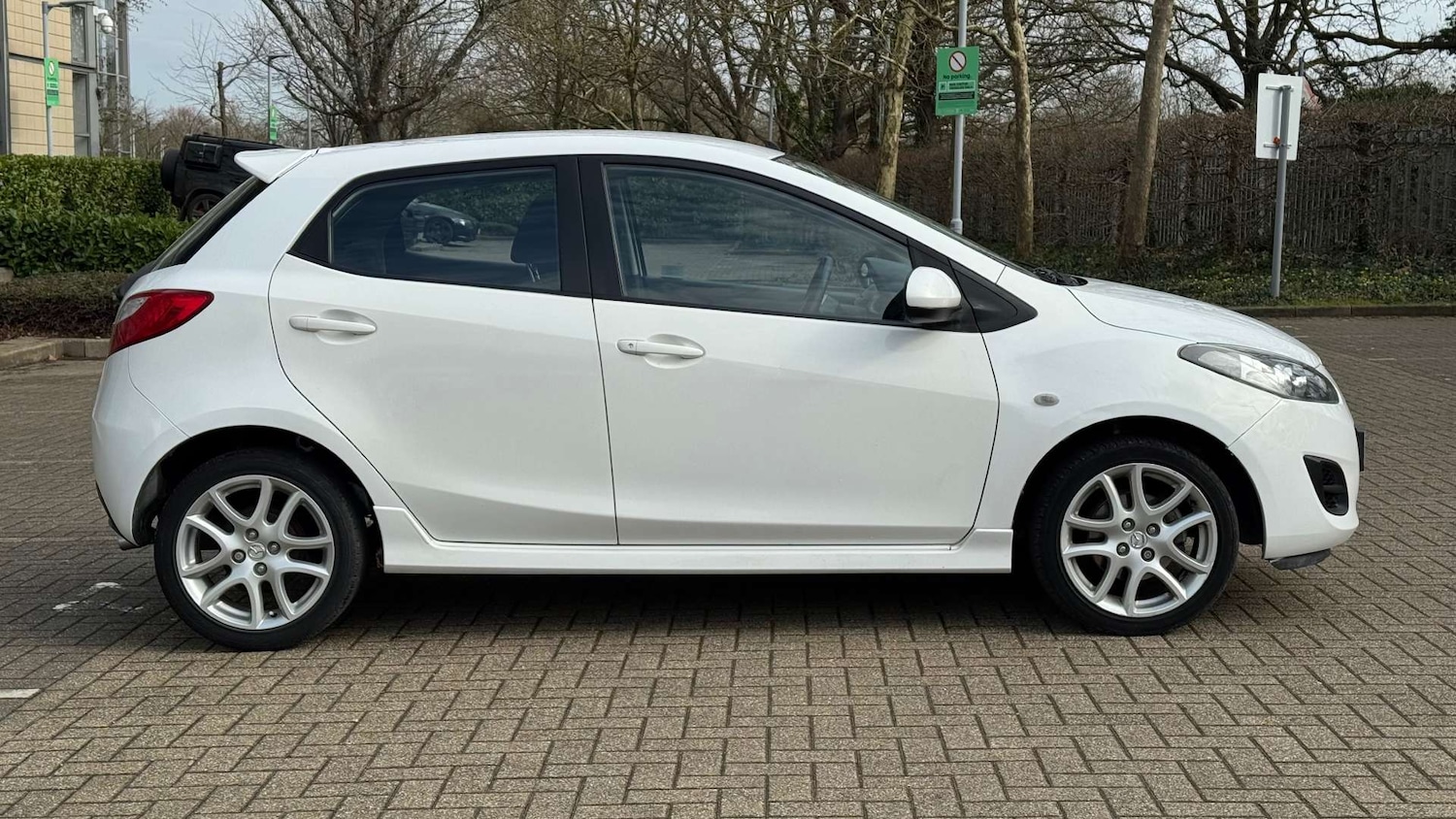 Used Mazda Mazda2 2011 for sale - 77735002: Photo 8