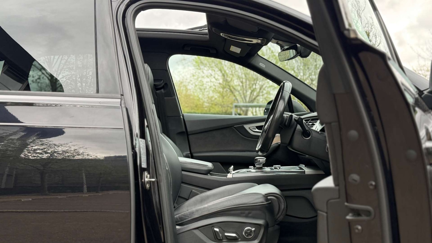 Used Audi Q7 2018 for sale - 78128726: Photo 46