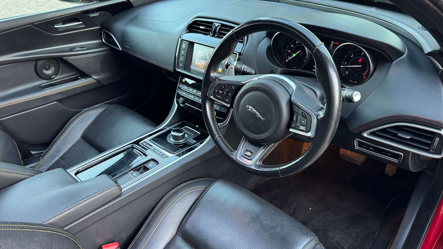 Used Jaguar XE 2017 for sale - 76187350: Photo 28