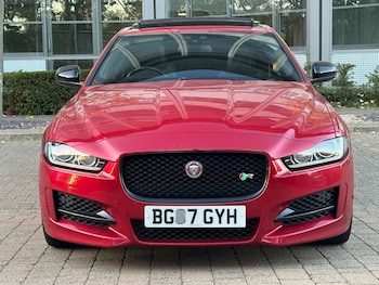 Used Jaguar XE 2017 for sale - 76187350: Photo 3