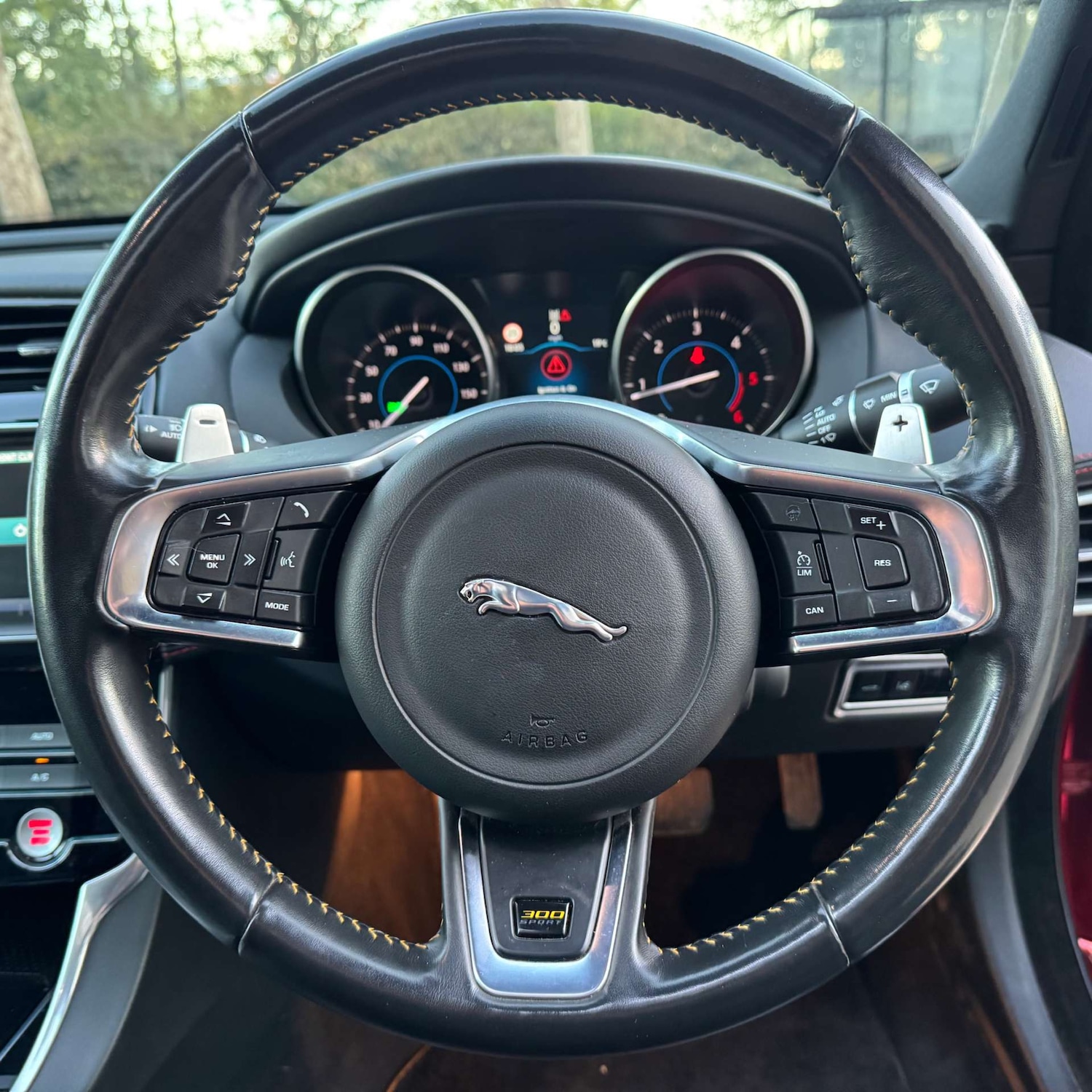 Used Jaguar XE 2017 for sale - 76187350: Photo 41