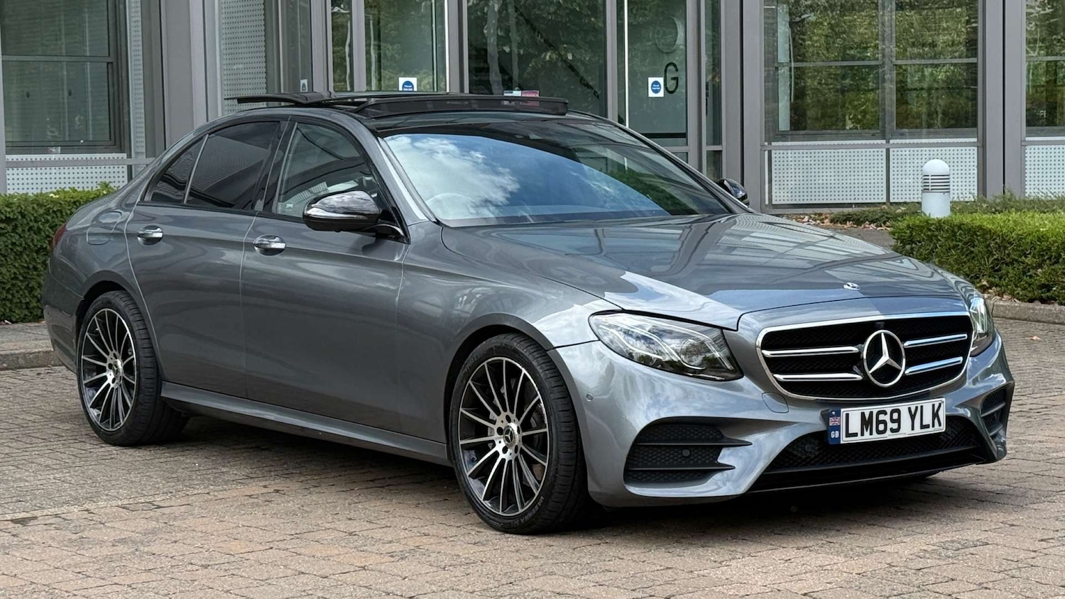 Used Mercedes-Benz E Class 2019 for sale - 76533606: Photo 1