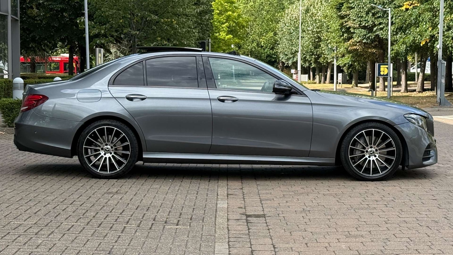 Used Mercedes-Benz E Class 2019 for sale - 76533606: Photo 10
