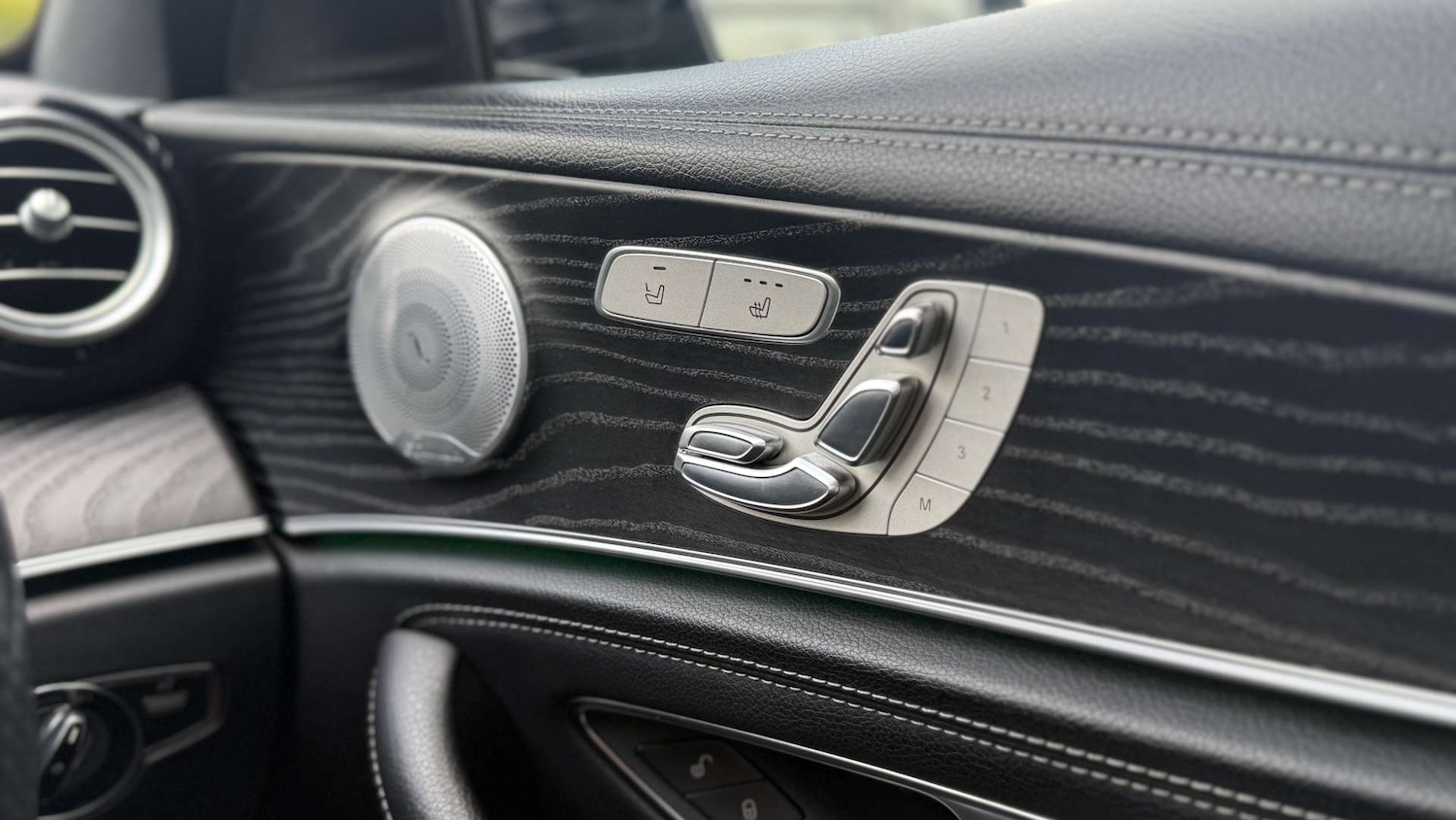 Used Mercedes-Benz E Class 2019 for sale - 76533606: Photo 30