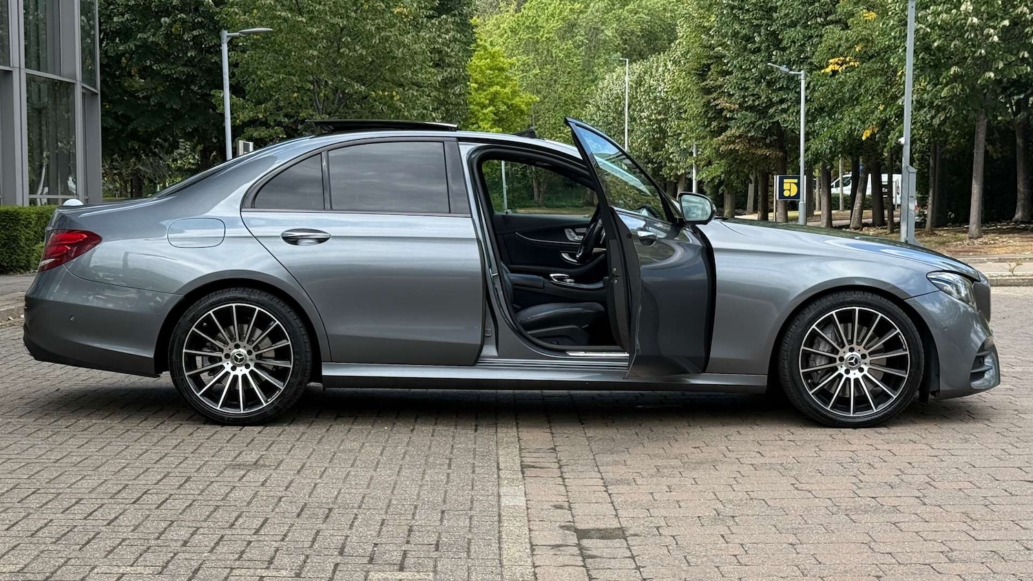 Used Mercedes-Benz E Class 2019 for sale - 76533606: Photo 31