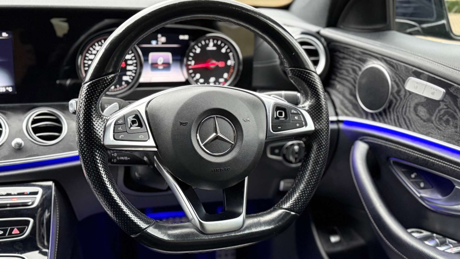 Used Mercedes-Benz E Class 2016 for sale - 77708964: Photo 25