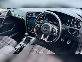 Used Volkswagen Golf 2017 for sale - 75843844: Photo
