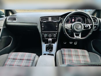 Used Volkswagen Golf 2017 for sale - 75843844: Photo