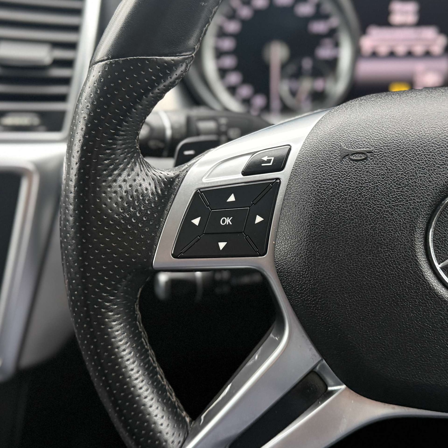 Used Mercedes-Benz GL Class 2014 for sale - 77694625: Photo 12