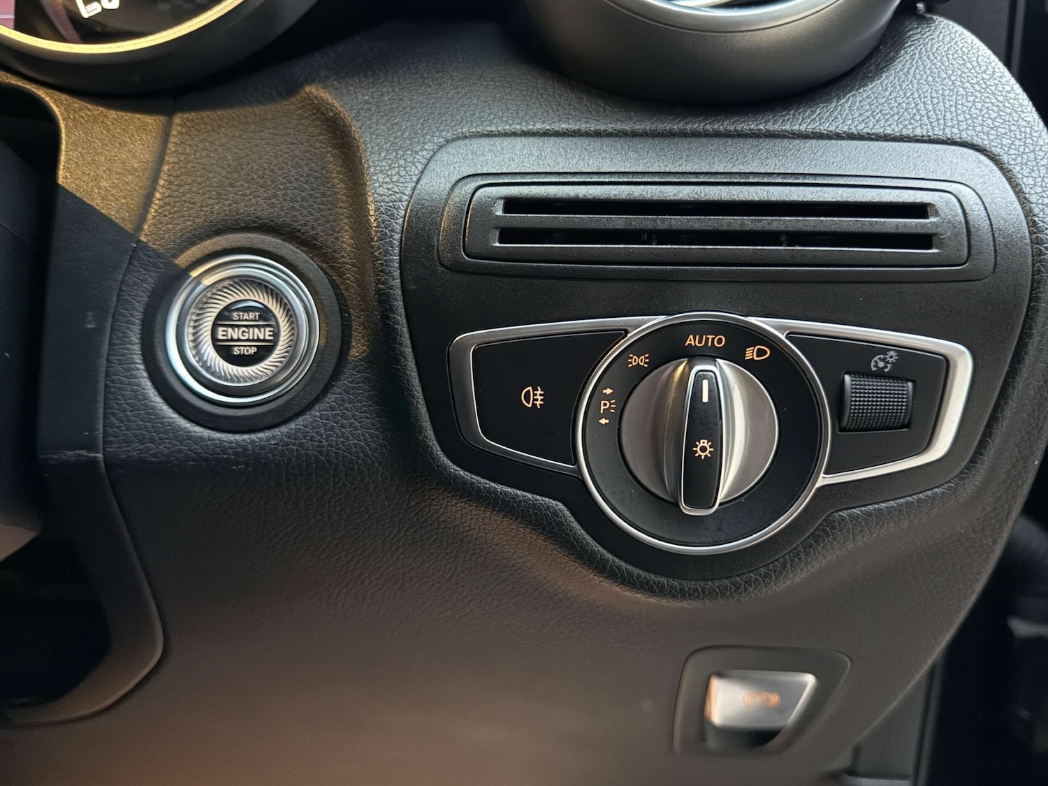 Used Mercedes-Benz GLC 2020 for sale - 77053557: Photo 47