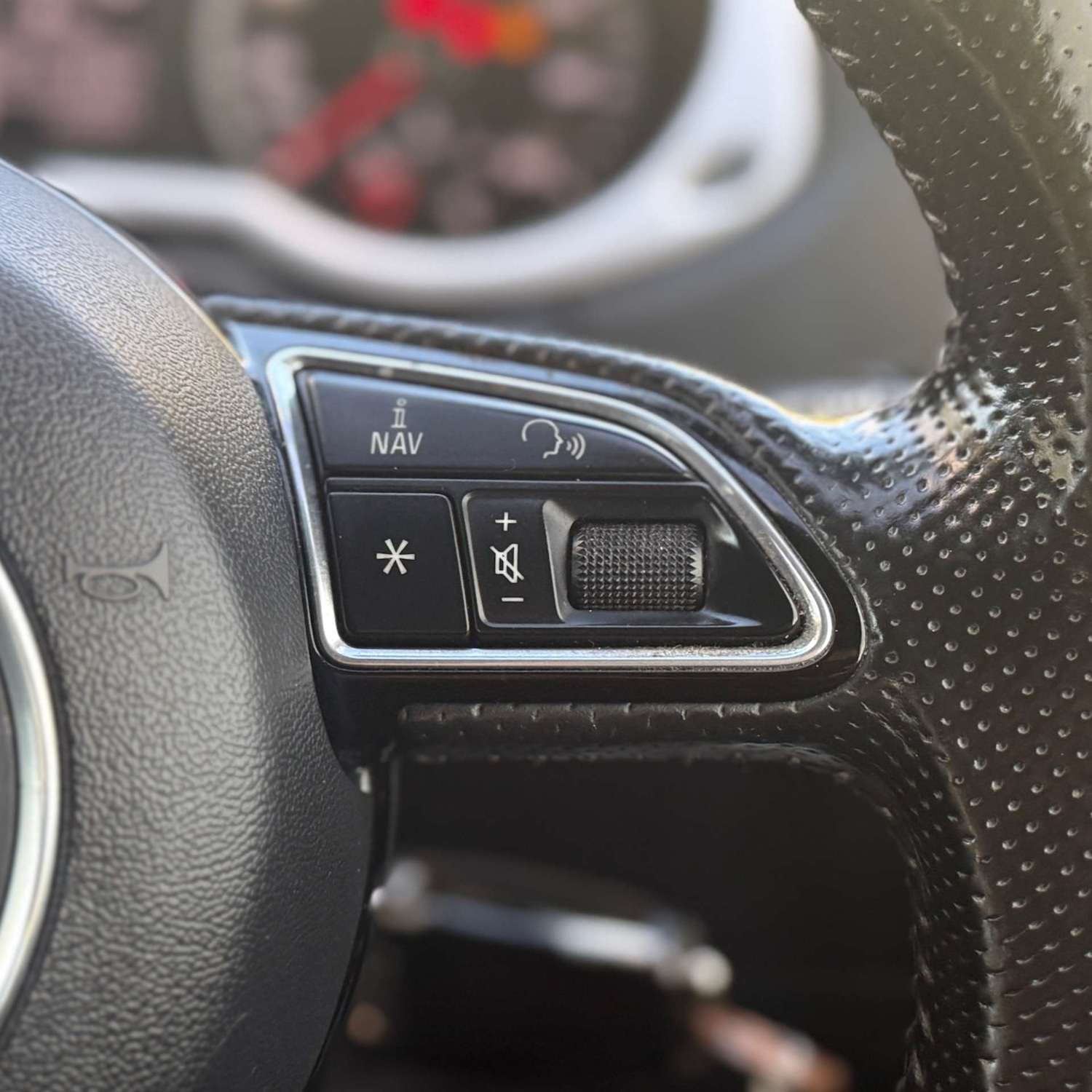 Used Audi Q3 2015 for sale - 76527417: Photo 4