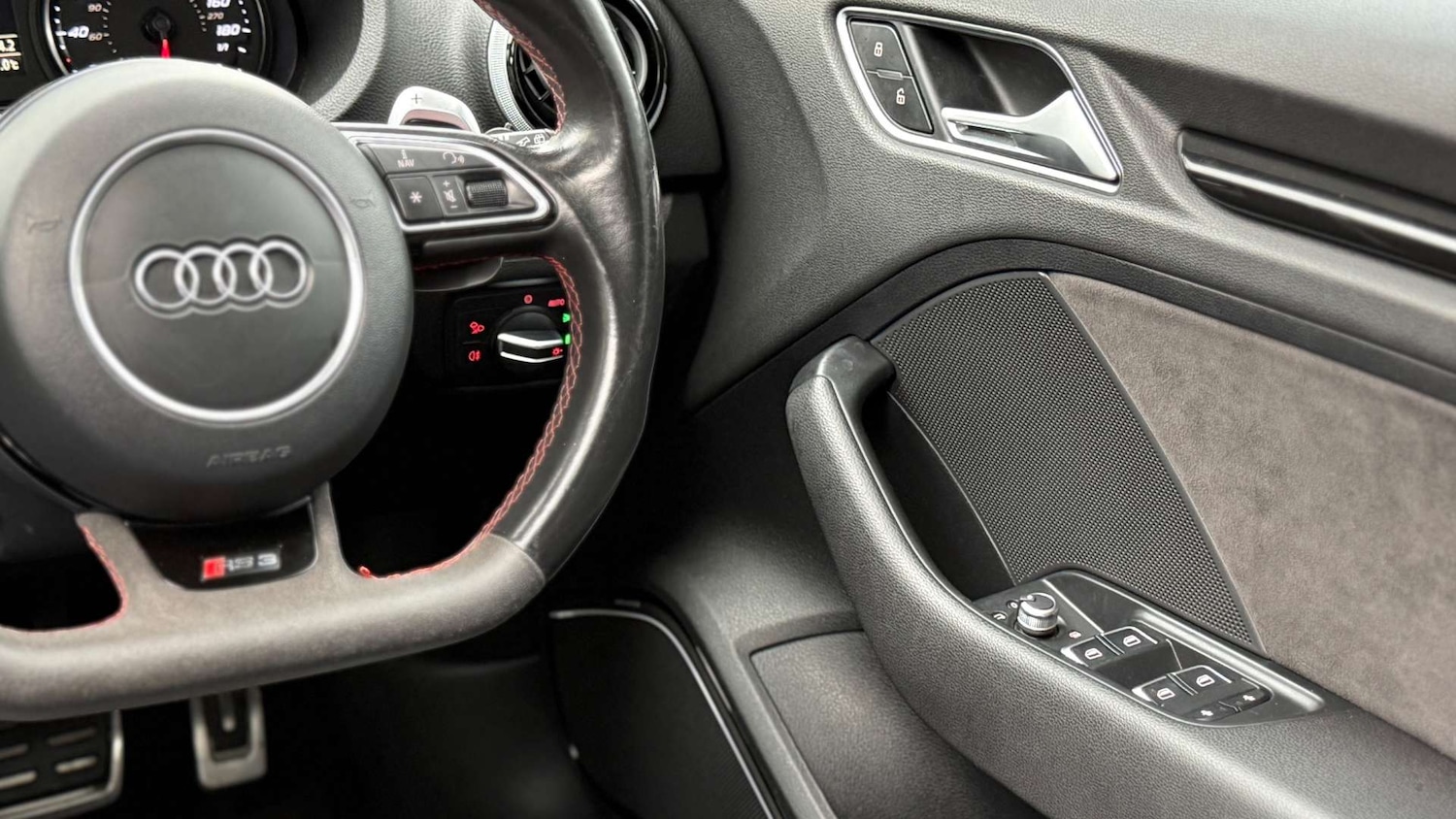 Used Audi RS3 2015 for sale - 76971039: Photo 40