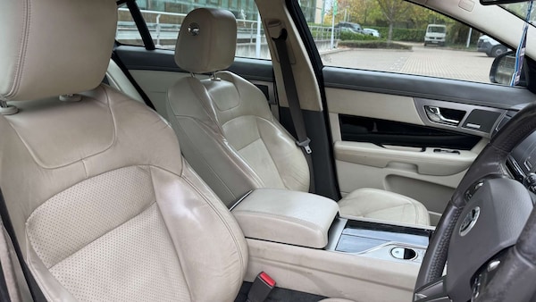 Used Jaguar XF 2010 for sale - 76235441: Photo 14