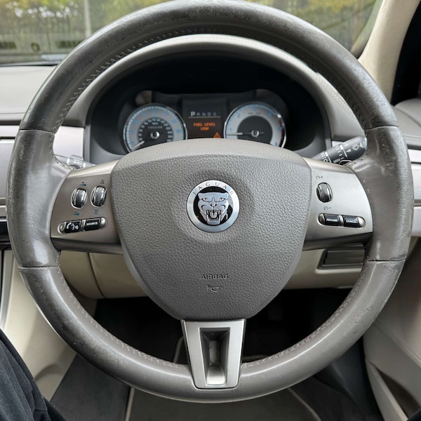 Used Jaguar XF 2010 for sale - 76235441: Photo 15