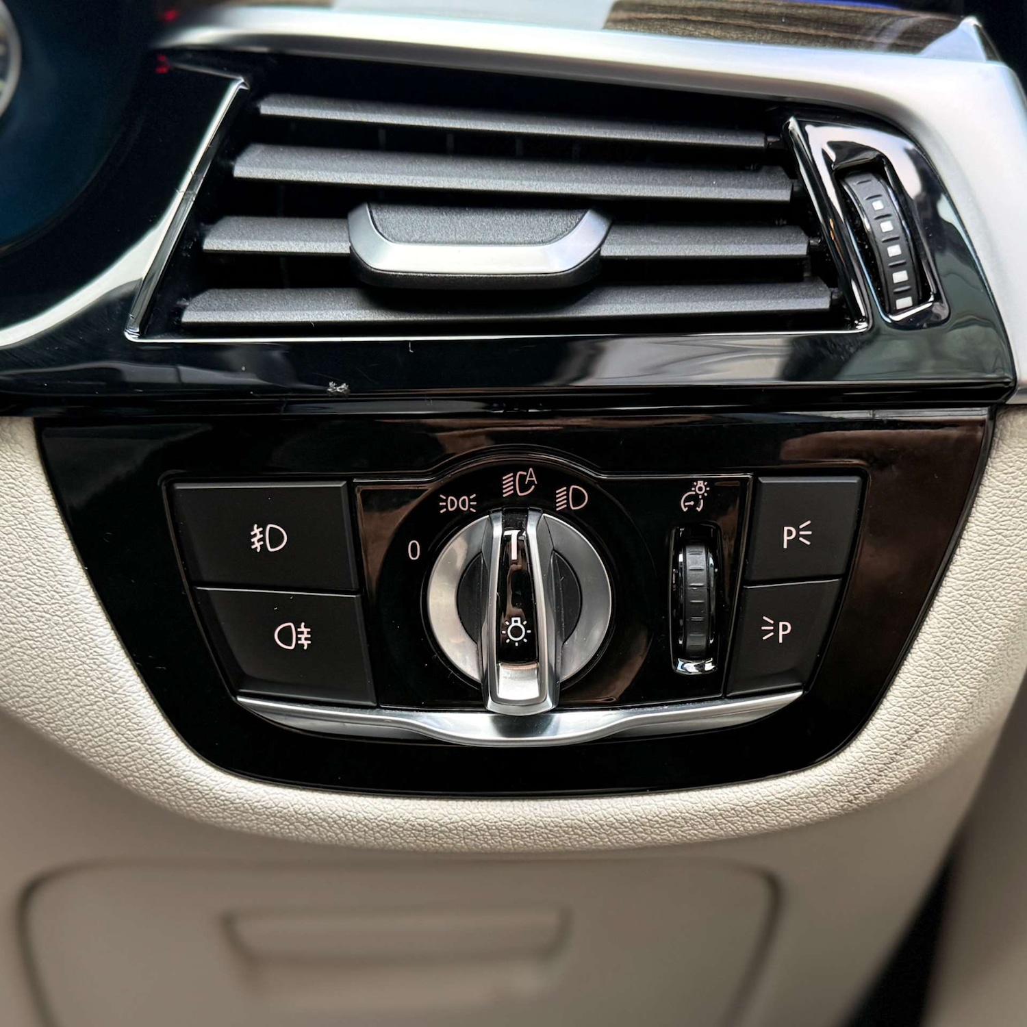 Used BMW 5 Series 2018 for sale - 77394895: Photo 29