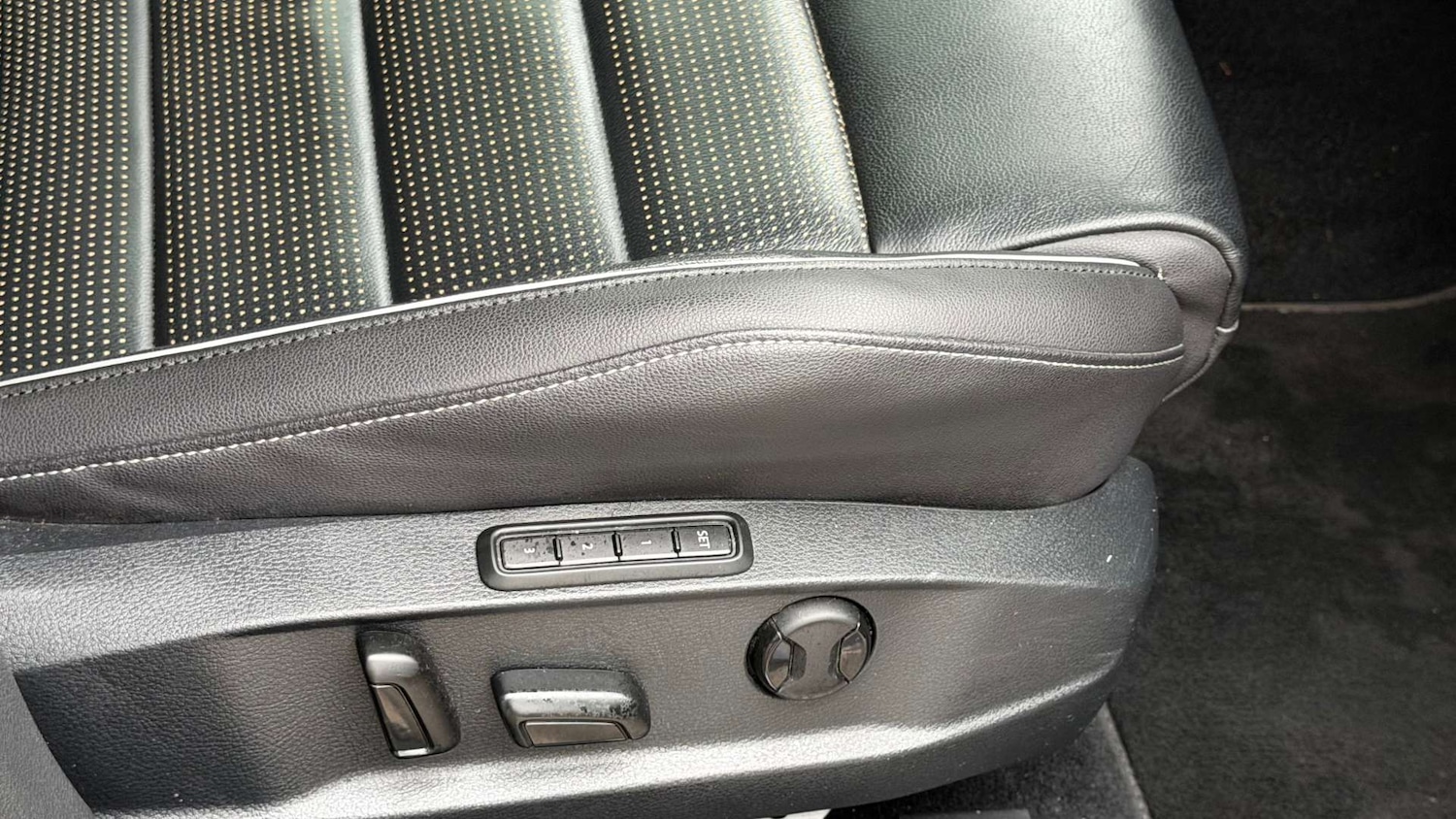 Used Volkswagen Golf 2019 for sale - 77797077: Photo 10