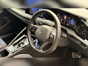 Used Volkswagen Golf 2023 for sale - 77469993: Photo