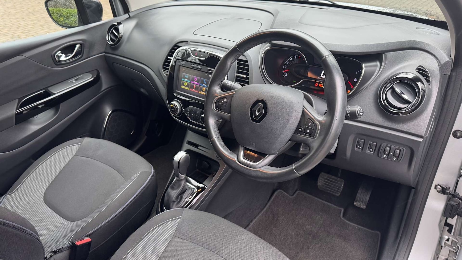 Used Renault Captur 2016 for sale - 77336996: Photo 16