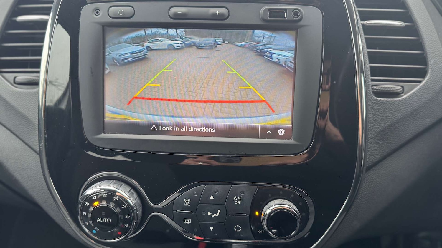 Used Renault Captur 2016 for sale - 77336996: Photo 9