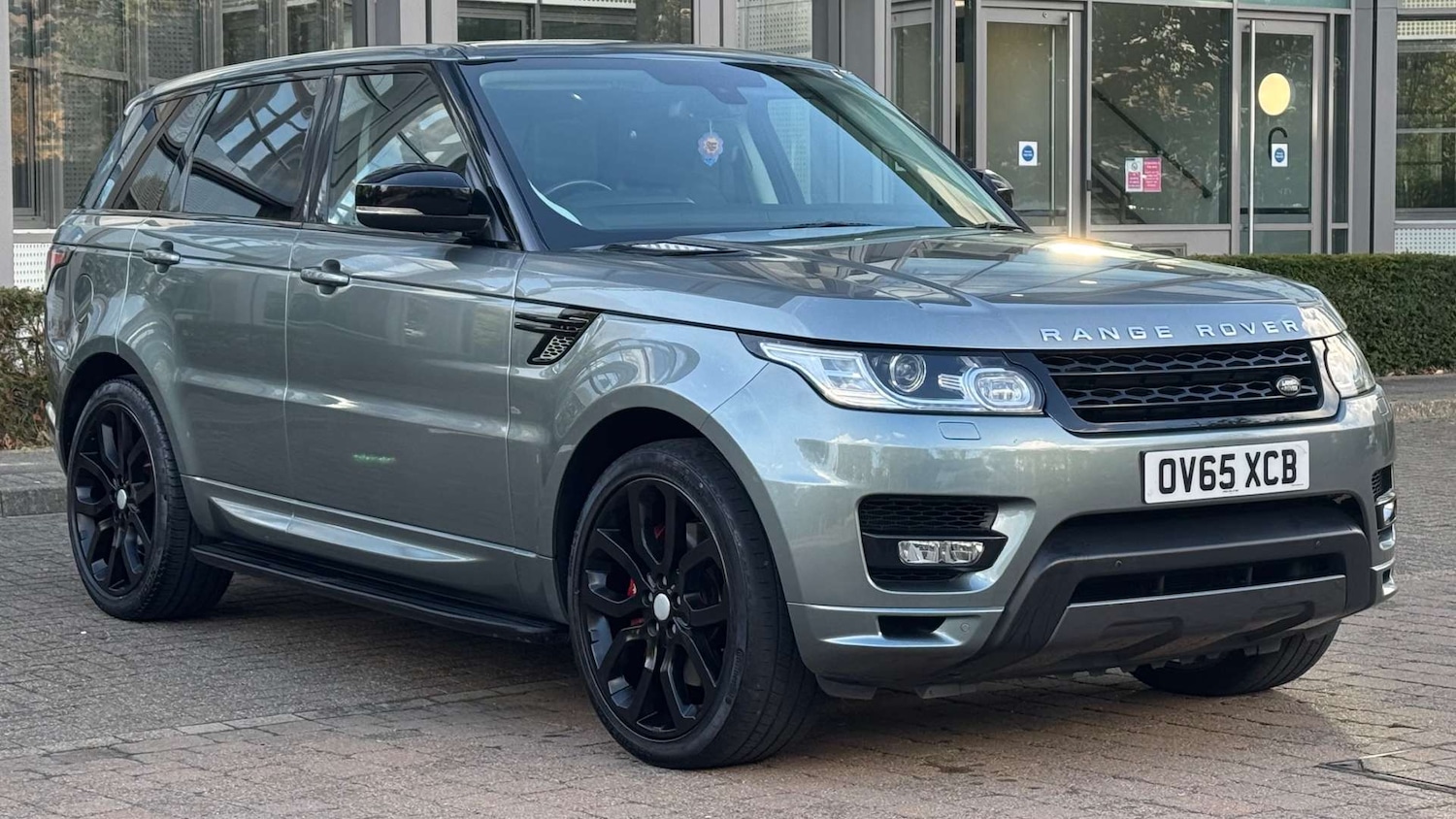 Used Land Rover Range Rover Sport 2015 for sale - 76665405: Photo 1
