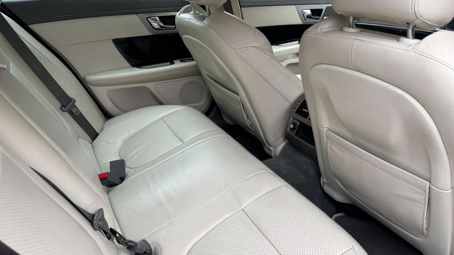 Used Jaguar XF 2010 for sale - 76527419: Photo 12