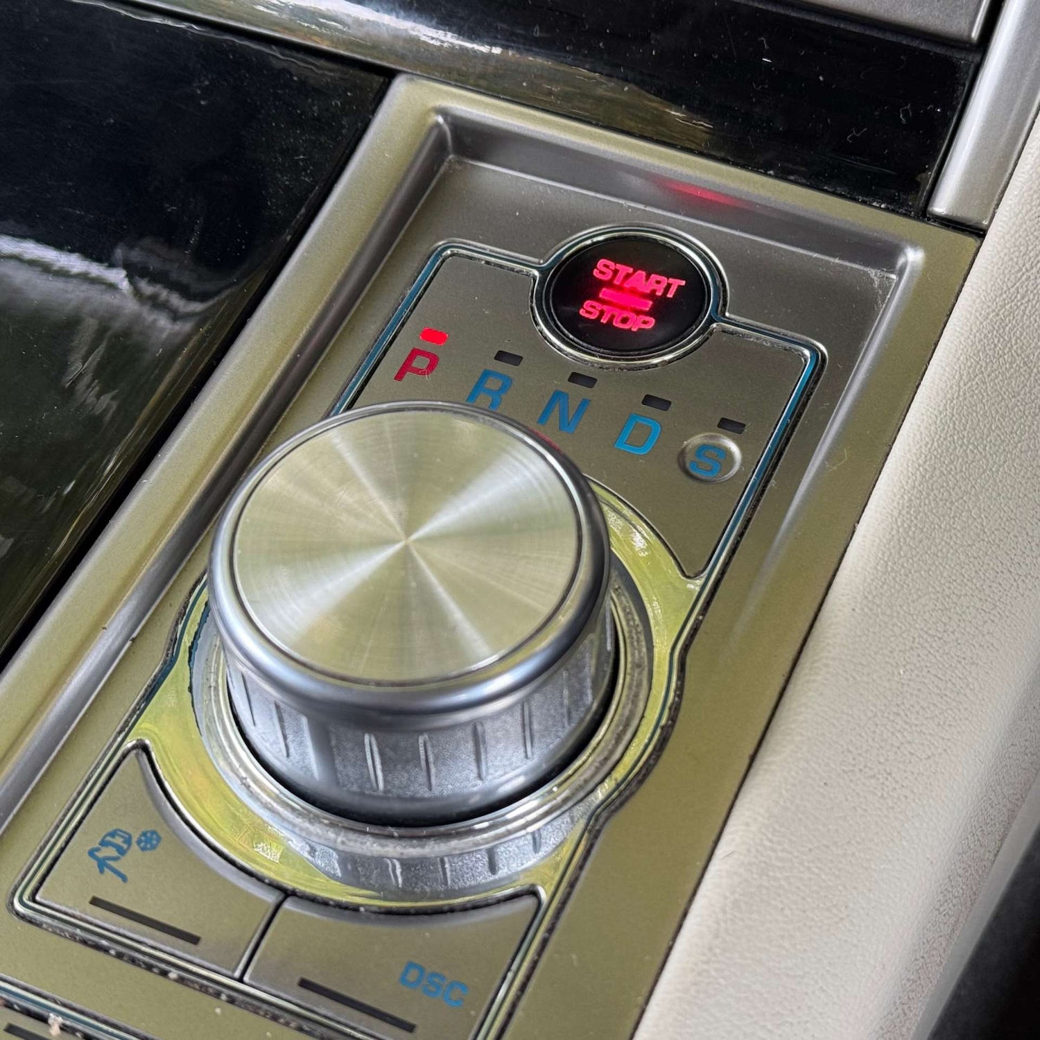 Used Jaguar XF 2010 for sale - 76527419: Photo 24