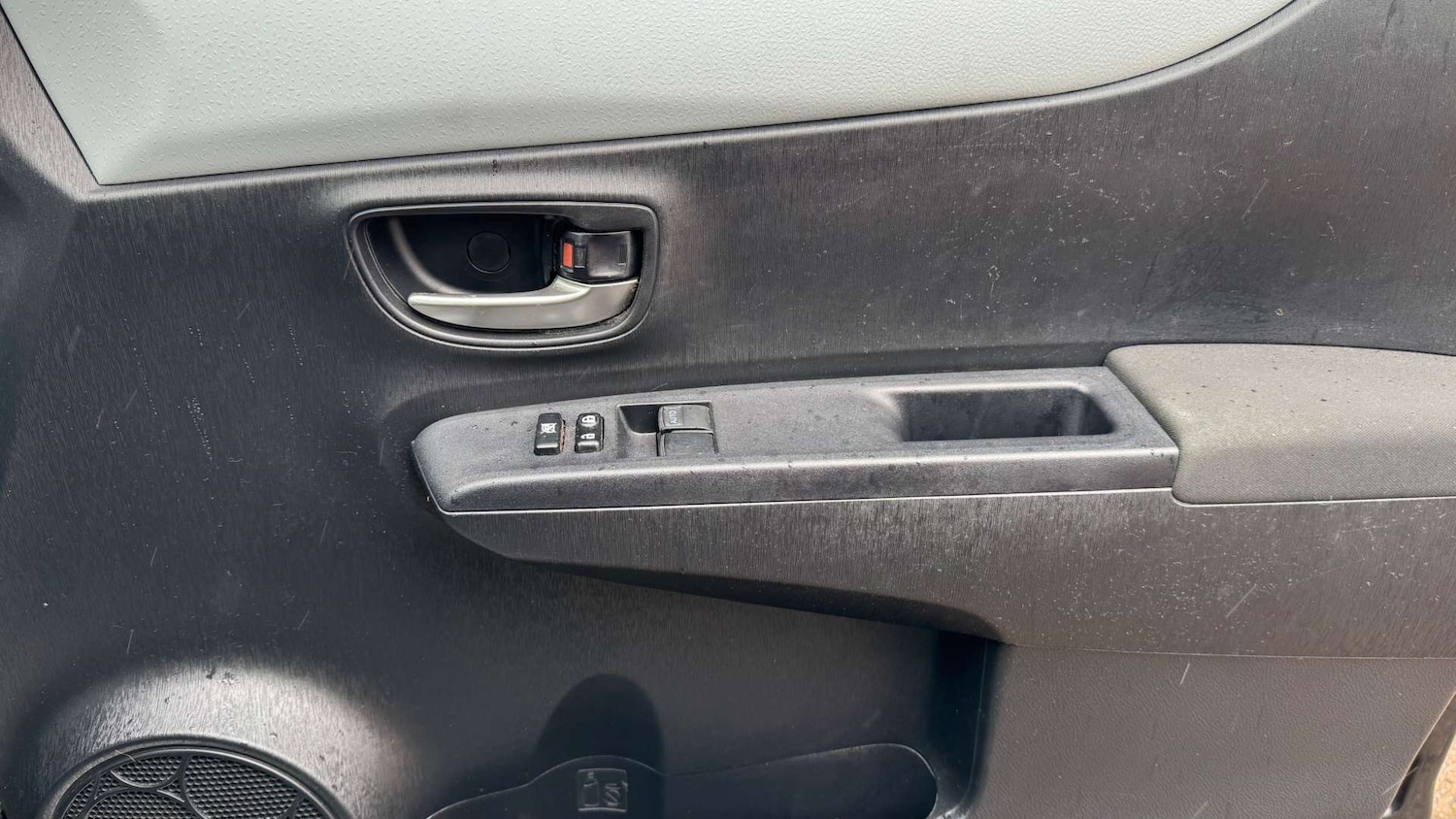 Used Toyota Yaris 2013 for sale - 77303967: Photo 23