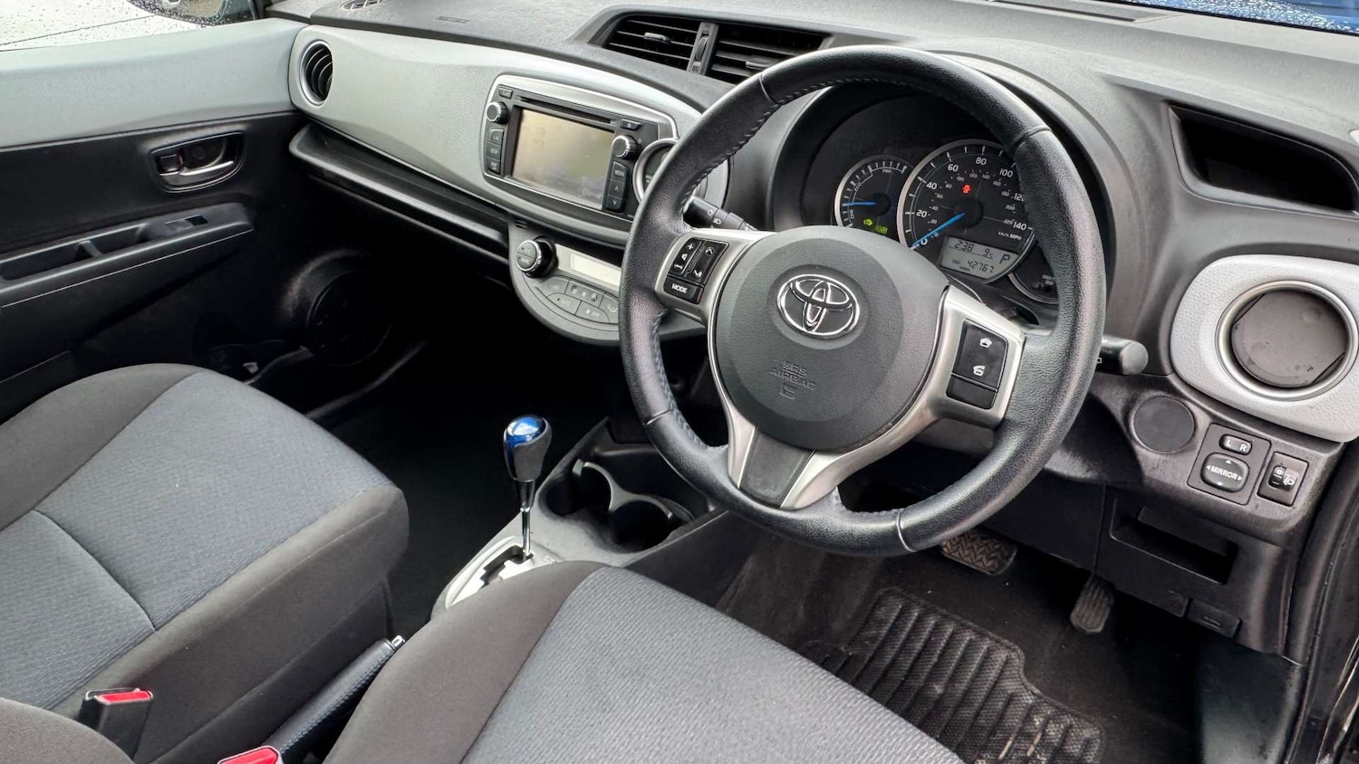 Used Toyota Yaris 2013 for sale - 77303967: Photo 30